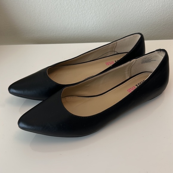 JustFab Black Comfy flats - Size 5.5 - Picture 4 of 5